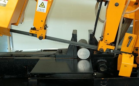 横林镇数控带锯床自动送料精度会出现偏差吗？